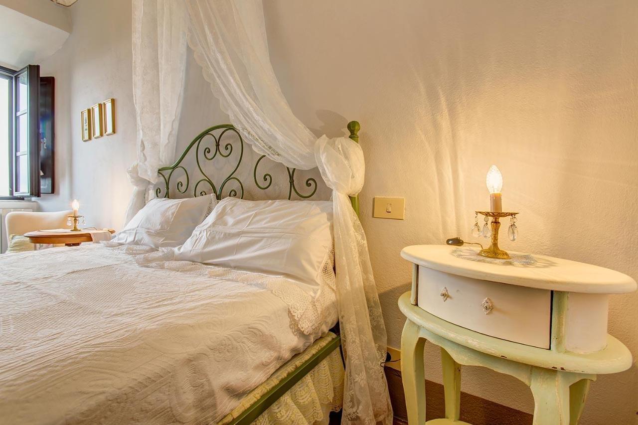 La Rocca Aparthotel Gambassi Terme Bagian luar foto